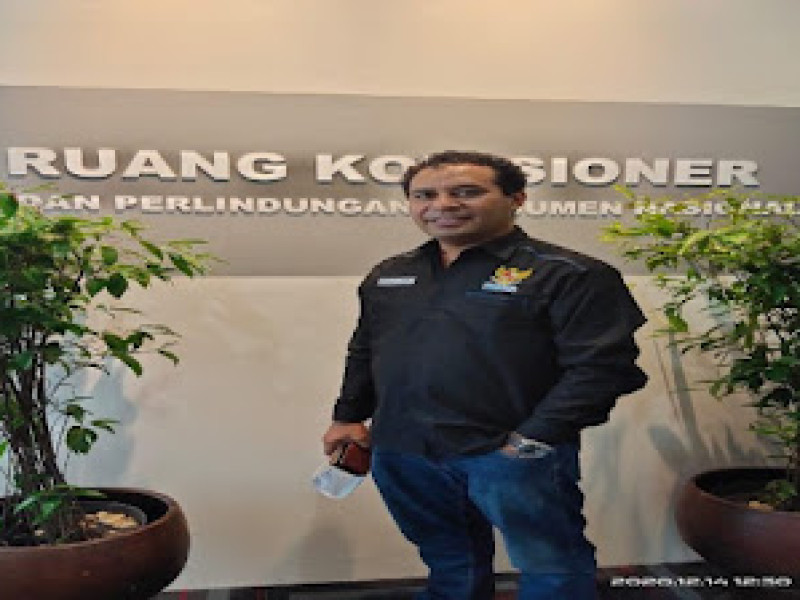 Andry Garu, Komisioner BPKN RI minta Jokowi Gratiskan Vaksin