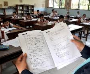 Absensi atau Presensi