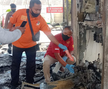Polisi Lakukan Olah TKP Peristiwa Kebakaran SPBU di Ruteng