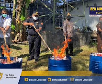 Ratusan Ribu Batang Rokok Ilegal Dimusnahkan Bea Cukai Labuan Bajo