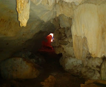 Mengenal Keindahan Alam dan Stalagmit Petak Sawah di Gua Liang Woja