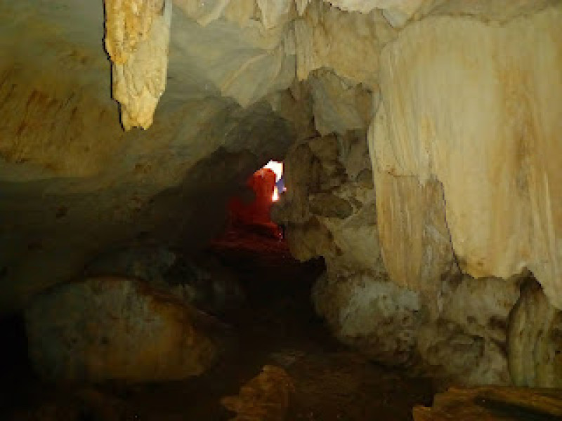 Mengenal Keindahan Alam dan Stalagmit Petak Sawah di Gua Liang Woja