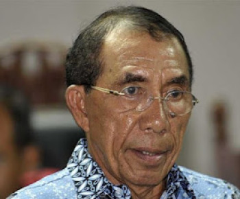 Politisi Senior Max Sopacua Tutup Usia