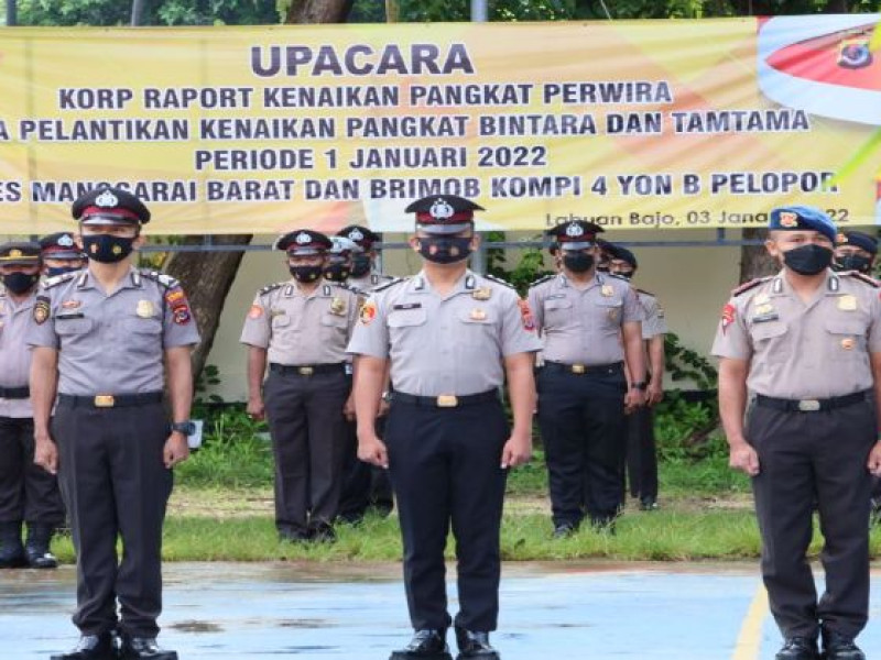 Kasi Humas Bersama 40 Personil Polri di Mabar Naik Pangkat