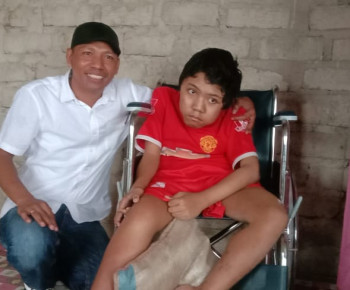 Achen, Remaja Lumpuh 6 Tahun Dapat Bantuan Kursi Roda