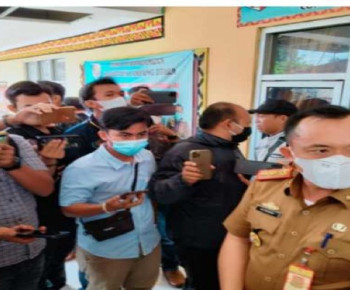 Dituding Timbun Minyak Goreng, Hendri Angkat Bicara