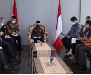 Ban Ki-Moon Kunjungi Indonesia, Diterima Wapres di Labuan Bajo