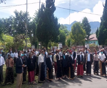 Kasus SMPN 1 Ruteng, Warga Anam Terlibat Hingga Indikasi Keputusan Albertus Atas Perintah Bupati