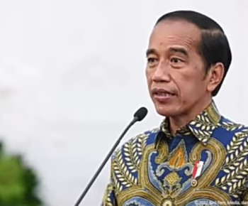 Soal Gaji ke-13 ASN, Rokcy Gerung: Barang Rendahan, Bentuk Kepanikan
