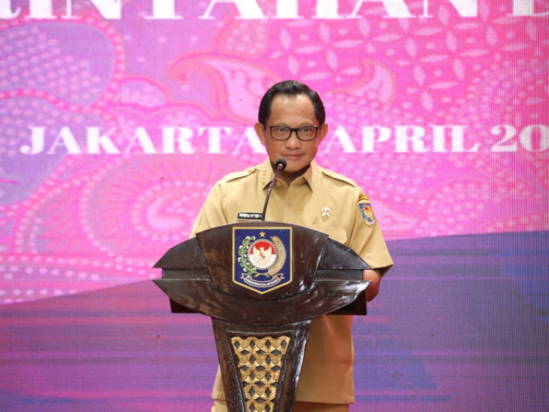 Mendagri Minta Camat Terus Kampanyekan Disiplin Prokes dan Percepat Vaksinasi