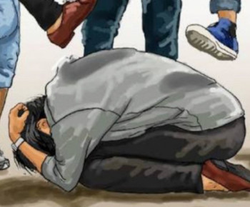 Empat Remaja Putri Keroyok Ustaz Qomar hingga Lemas