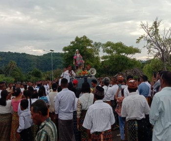 Ribuan Umat Katolik di Manggarai ikuti Perarakan Arca Bunda Maria