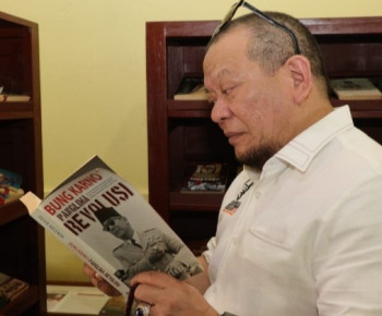 Ketua DPD RI Sambangi Rumah Pengasingan Bung Karno di Ende