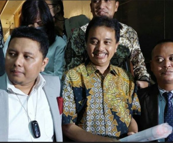 Meme Stupa Hantarkan Roy Suryo Tersangka Kasus Penistaan Agama