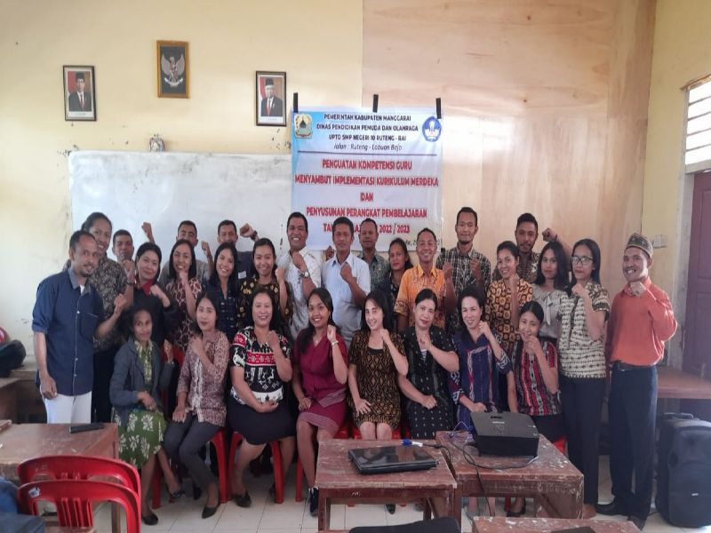 Tingkatkan Kompetensi Guru, SMP Negeri 10 Ruteng Gelar Workshop IKM