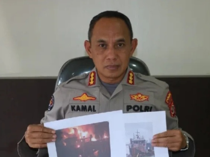 Kapal Pengangkut BBM Terbakar