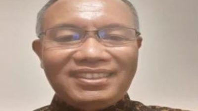 Memeluk Diri