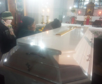 Jenazah Uskup Emeritus Hubertus Leteng Tiba di Ruteng