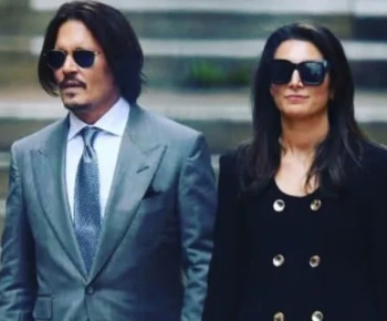 Johnny Depp Kencan dengan pengacaranya Joelle Rich