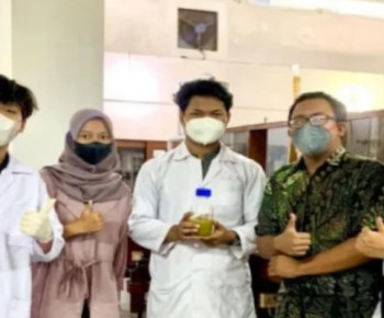Lima Mahasiswa UGM Kembangkan Mikroalga Jadi Bahan Alternatif Minyak Goreng