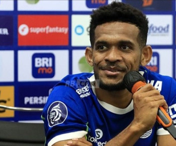 Hadapi Laga Panas dengan Persija, Ricky Kambuaya Siap Bawa Keluarga ke Stadion