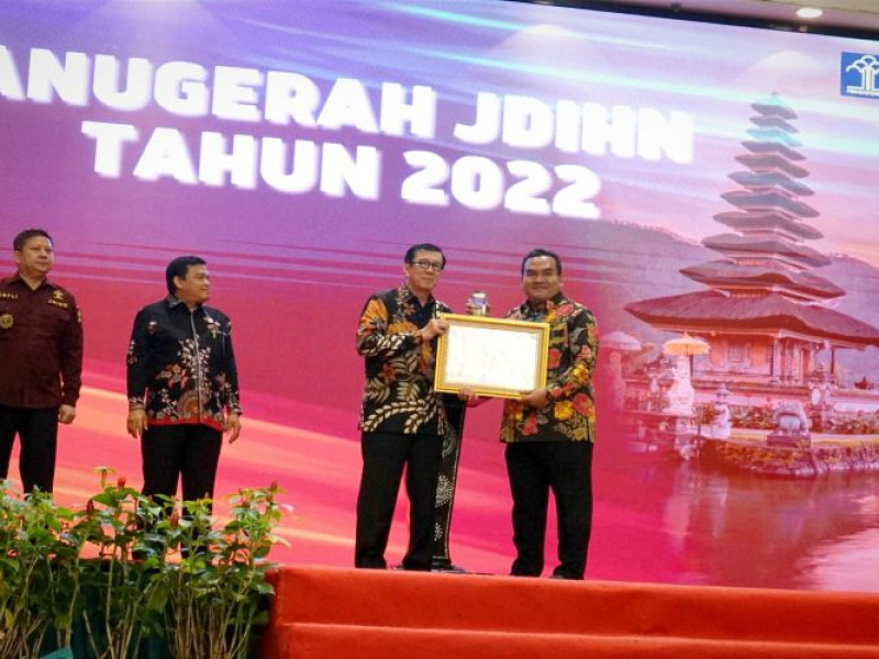 Terbaik 7 JDIHN Awards 2022, Pemkab Blora Diapresiasi Menteri Yasonna