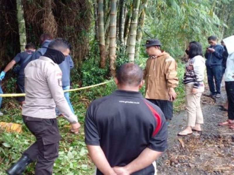 Diduga Berisi Jazad Bayi Aborsi, Temuan Kantong Merah Gegerkan Warga Manggarai