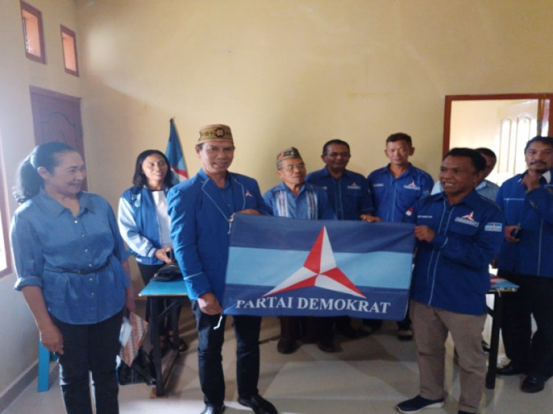 Daftar di Partai Demokrat, Ir. Maksimus Ngkeros Siap Maju Pilkada 2024