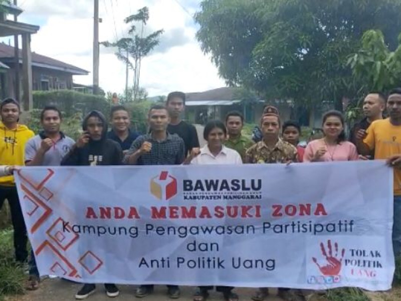 Bersama Warga, Panwaslu Cibal Barat Deklarasikan Kampung Pengawasan Partisipatif dan Anti Politik Uang