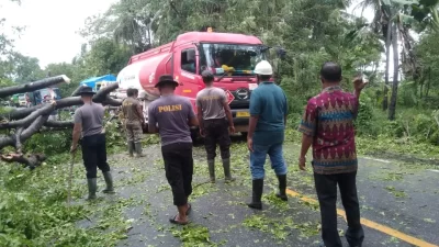 Jumat Curhat Polsek Reo