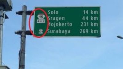 Marka Jalan Warna Kuning