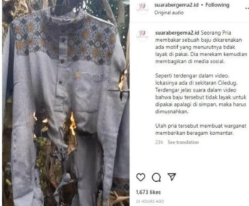 Ada Lambang Mirip Salib Pria ini Bakar Baju Koko, Netizen: Makin Kesini Kok Makin Kesana