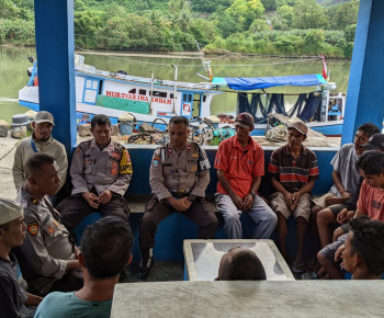 Polsek Reo Gelar Jumat Curhat dengan Masyarakat
