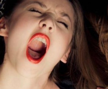 Nyeri Saat Begituan Ternyata Lahir dengan Dua Vagina, Wanita Ini Baru Sadar di Usia 21