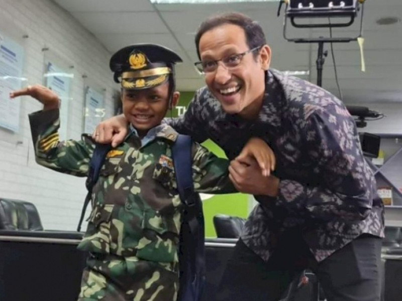 Momen Nono Bocah Jenius dari NTT Tolak Laptop Pemberian Nadiem, Alasannya Buat Mendiknas Syok