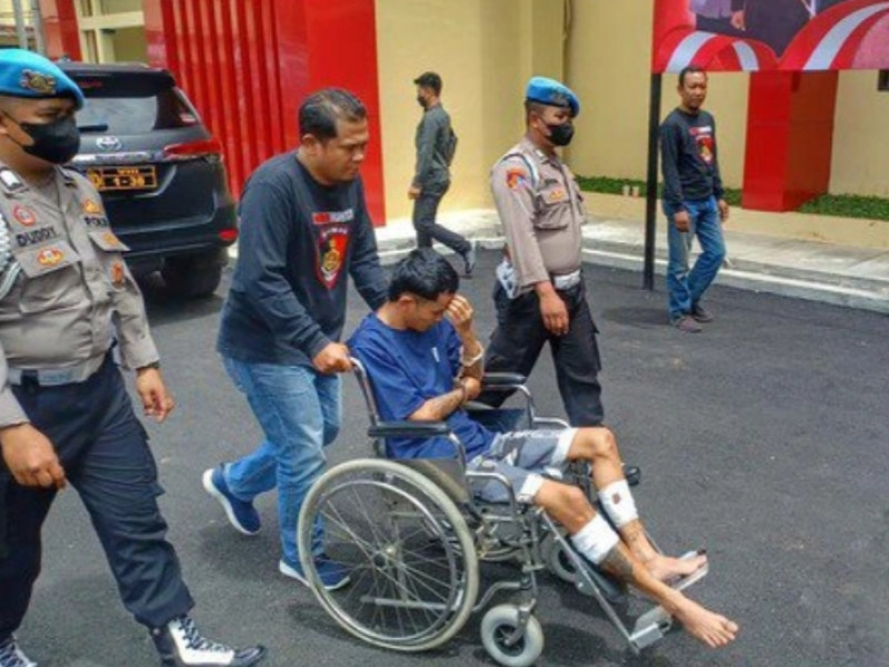 Sadis! Leher Remaja di Bandung Ditebas Anggota Geng Motor Gegara Rokok Batangan