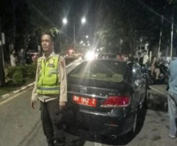 Penumpang Wanita Telanjang Buat Mobil Goyang dalam Mobil Dinas DPRD Jambi
