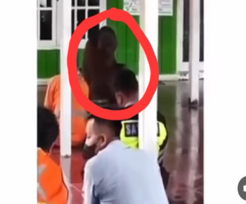 Video Viral Orang Utan Ikut Salat Jumat Berbaur dengan Jemaah di Kaltim
