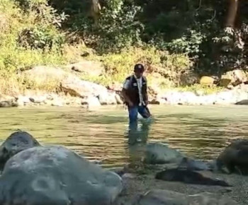 Kisah Para Pantarlih di NTT Lewati Arus Sungai untuk Coklit Warga