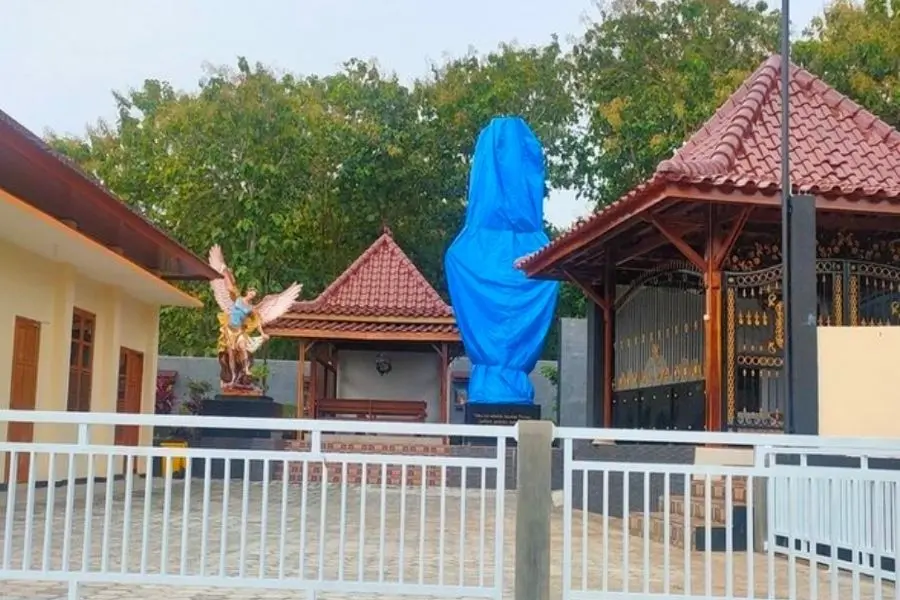 Patung Bunda Maria