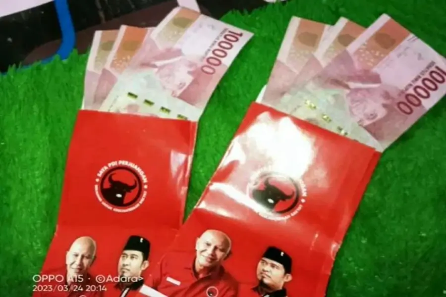 Bagi-Bagi Uang