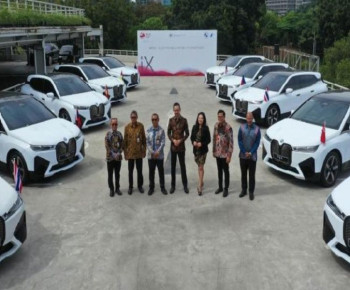 Mobil Operasional KTT ASEAN ke-42 di Labuan Bajo, BMW Indonesia Serahkan 13 Unit BMW iX