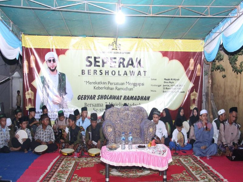 7 Tim Hadroh Se Kecamatan Simpang Rimba Bersama Sukseskan Acara Seperak Bershalawat