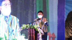Johnny-Plate-Ajak-Bupati-di-NTT