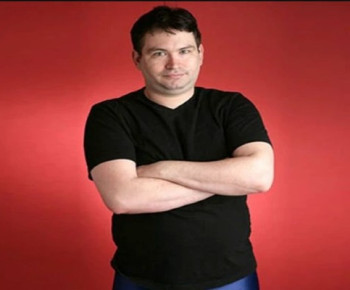 Dikira Sembunyikan Pistol di Celana, Jonah Falcon Pemilik Penis Tebesar Dihentikan di Bandara