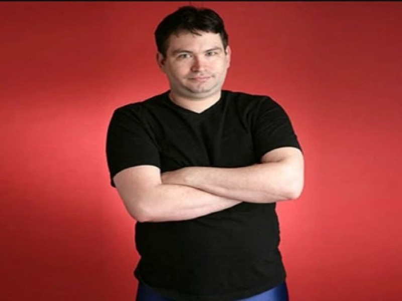 Dikira Sembunyikan Pistol di Celana, Jonah Falcon Pemilik Penis Tebesar Dihentikan di Bandara