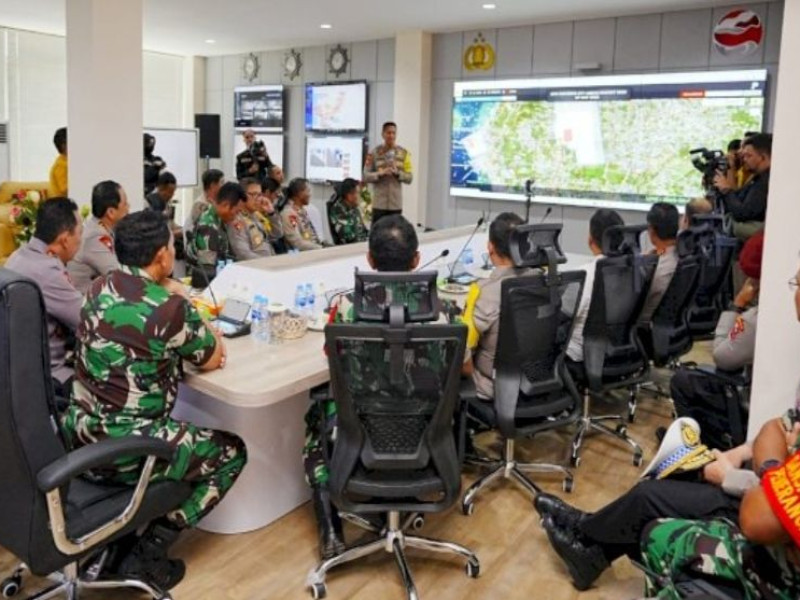 Tinjau 91 Command Center, Kapolri dan Panglima TNI Pastikan Kesiapan Personel Jelang KTT ASEAN