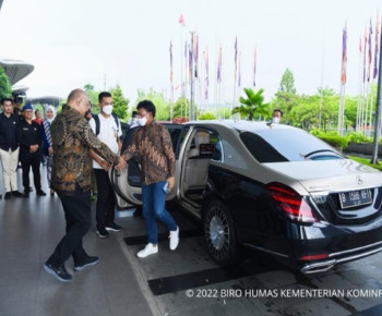 Tolak Kasasi Johnny Plate, MA: Vonis Tetap 15 Tahun – Land Rover Dirampas