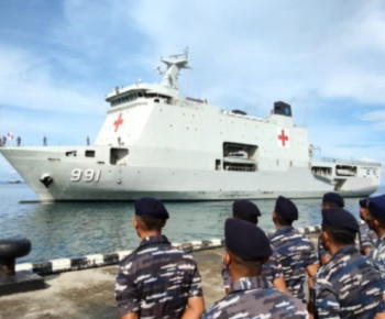 Ketika Kapal Perang Jadi RS Terapung di Labuan Bajo, Mahfud MD Apresiasi