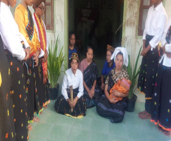 Adak Cear Cumpe dalam Sharing Budaya Suster-Suster SSpS Ruteng